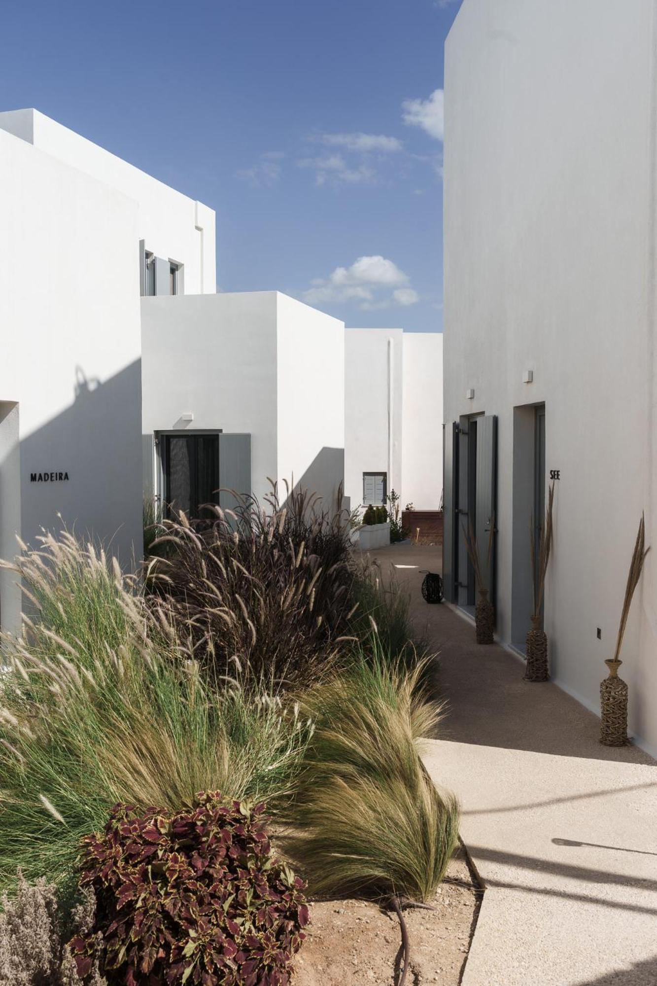 Poema Antiparos Aparthotel ภายนอก รูปภาพ